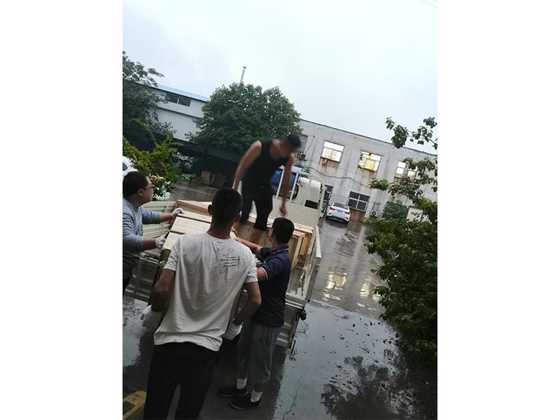 發(fā)貨現(xiàn)場(chǎng)